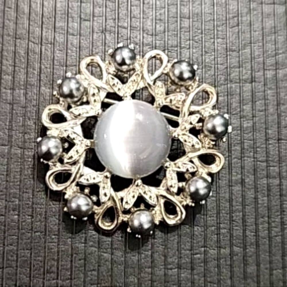 BUYERS CHOICE Vintage Brooch. BLUE SOLD.